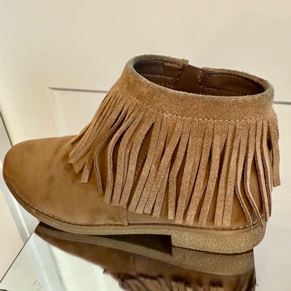 Suede Fringe Bootie - size 6 - Picture 8 of 11
